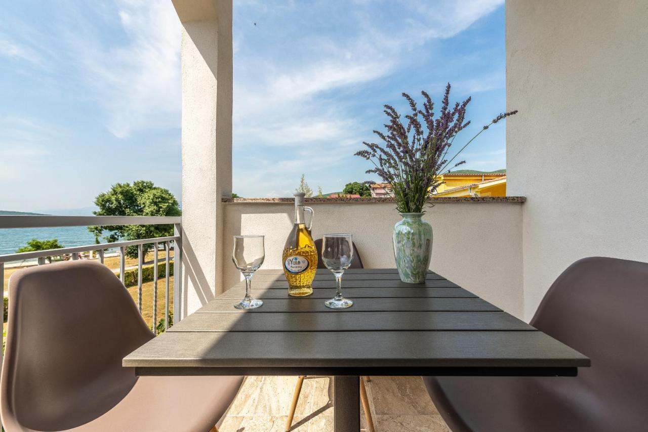 Apartmani Dupor Gornji Karin Exterior photo