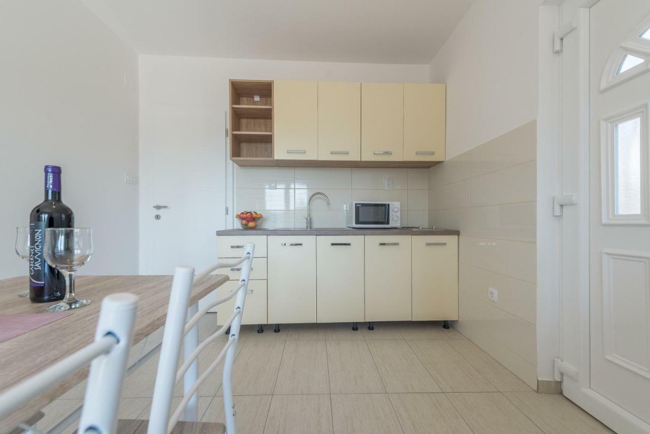 Apartmani Dupor Gornji Karin Exterior photo