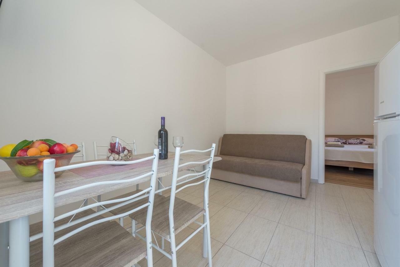 Apartmani Dupor Gornji Karin Exterior photo